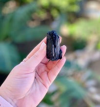Cargar imagen en el visor de la galería, Turmalina negra (ELIGE LA TUYA)